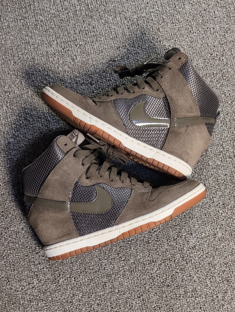 NIKE Wmns Dunk Sky High Suede 'Tarp Green Gum' Sneakers Size 6.5 US Women